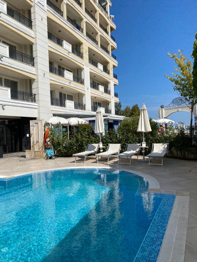 Private Apartments By The Sea With A Large Terrace In Apart Hotel! Pomorie Exterior foto