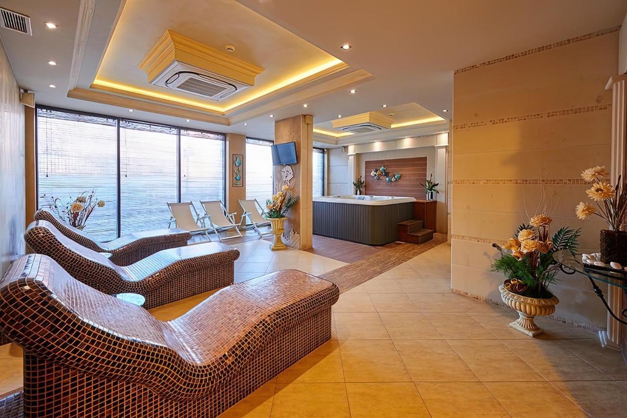 Private Apartments By The Sea With A Large Terrace In Apart Hotel! Pomorie Exterior foto