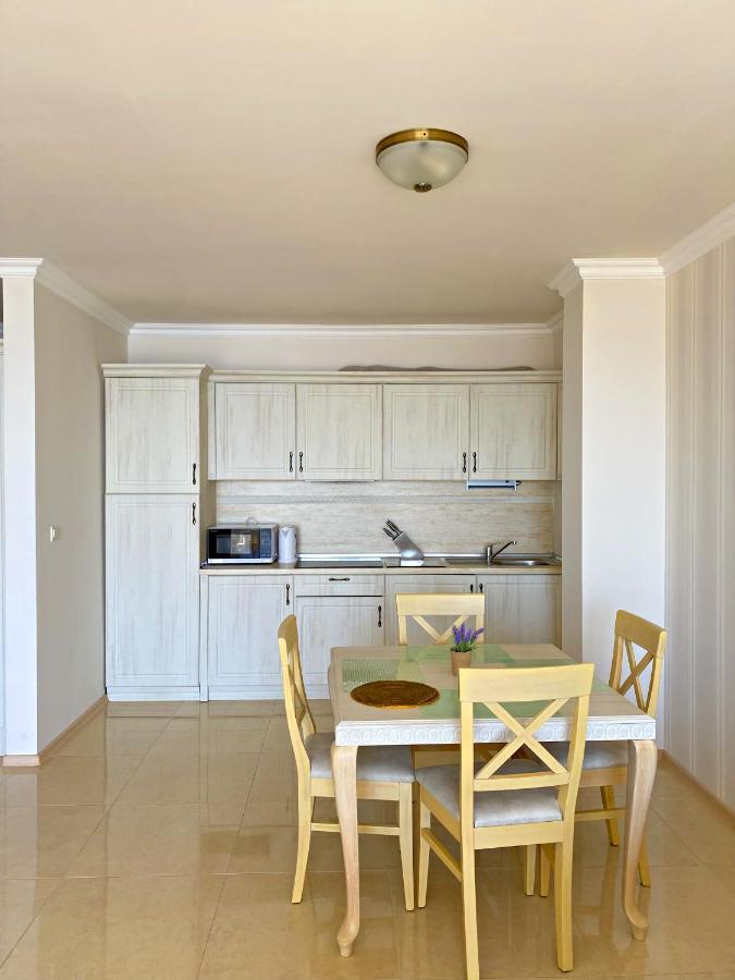 Private Apartments By The Sea With A Large Terrace In Apart Hotel! Pomorie Exterior foto